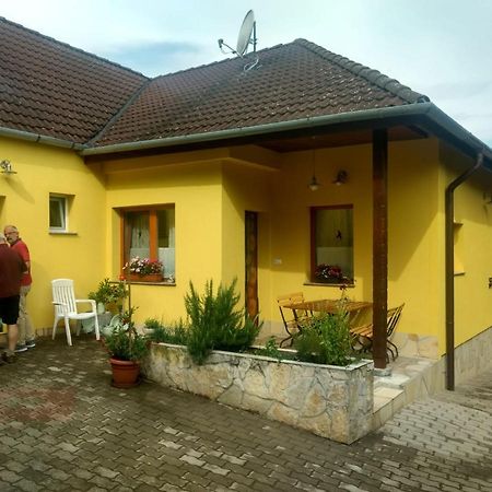 Foki Vendeghaz Villa Hidegseg Luaran gambar